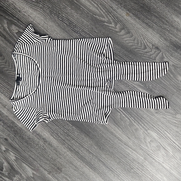 Guess top sz XS - Picture 2 of 4